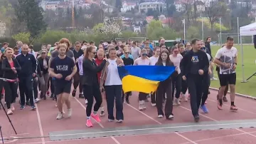 Charitativního běhu na FTVS se účastnili čeští olympionici i ukrajinský velvyslanec
