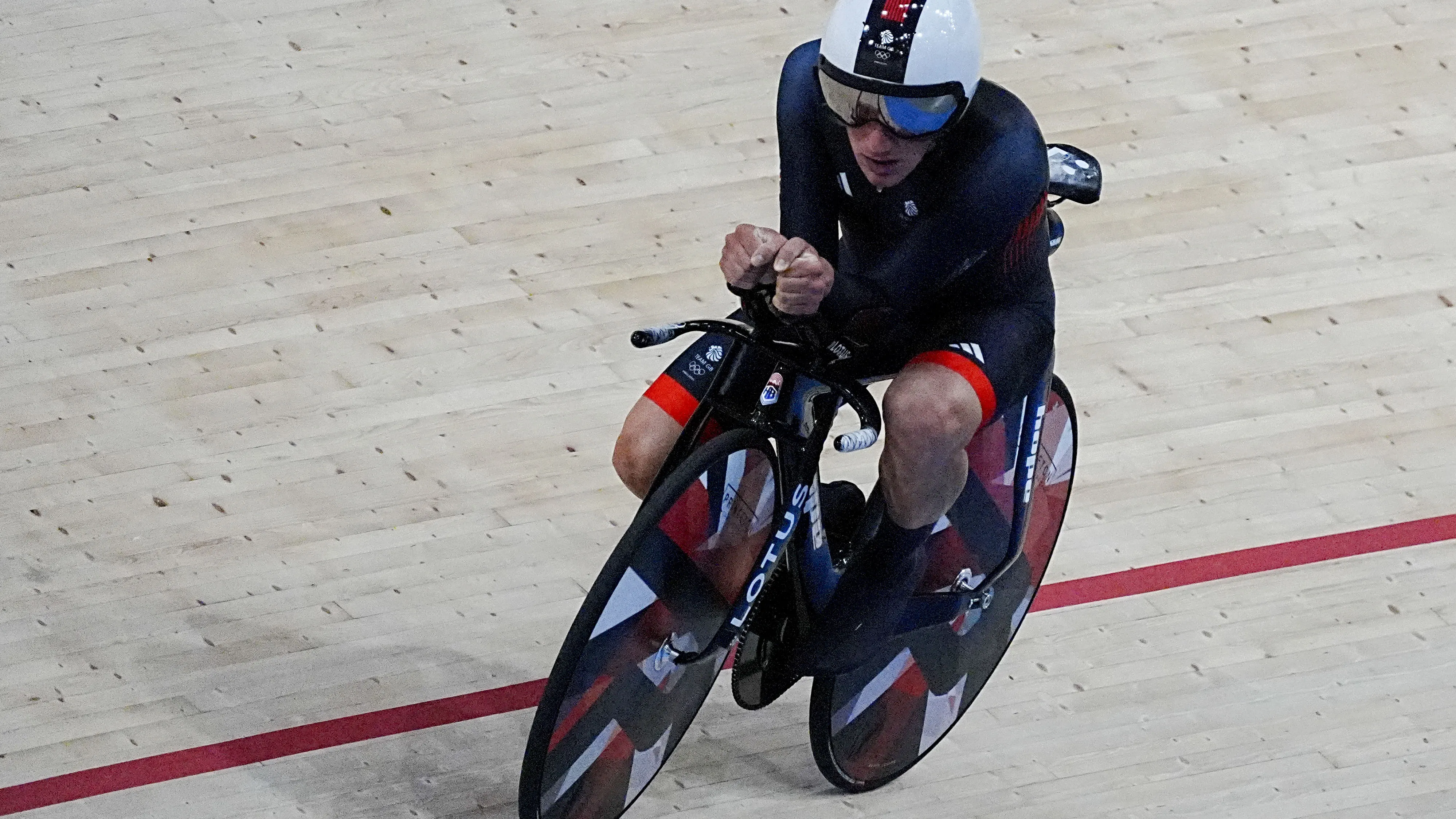 Boj o medaile ve stíhacím závodě dráhařů