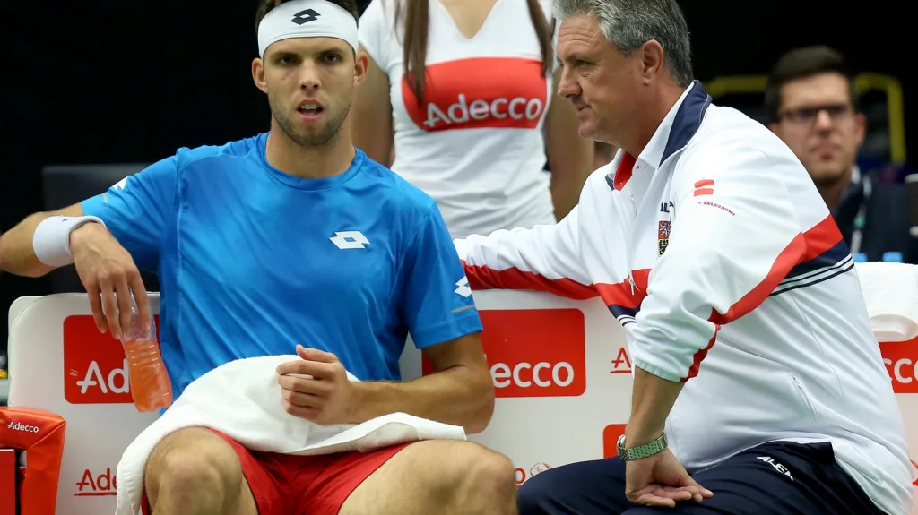 Jiří Veselý s kapitánem Jaroslavem Navrátilem