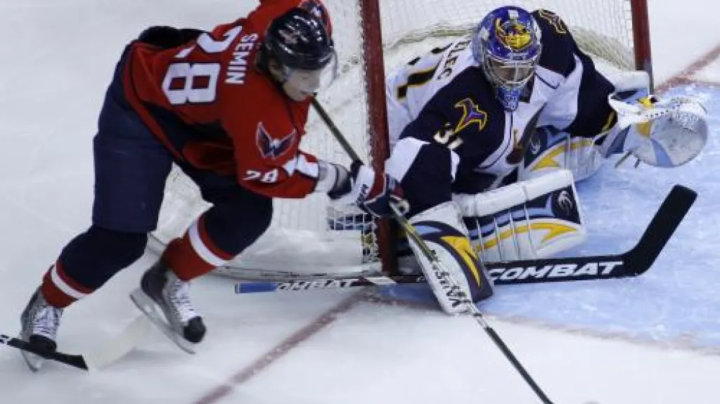 Ondřej Pavelec v brance Atlanty Trashers