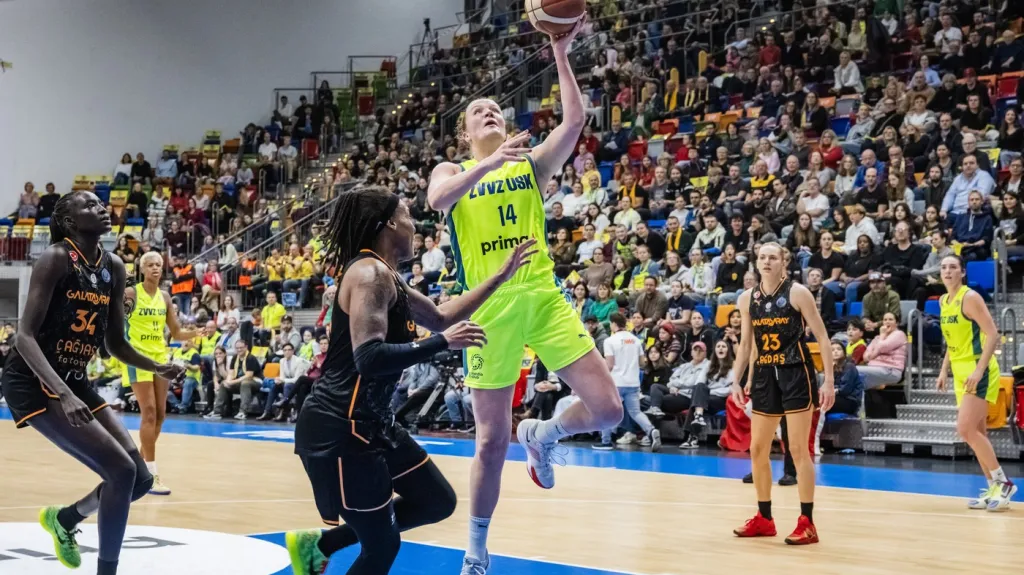 Emese Eva Hofová z USK Praha v akci v utkání proti Galatasaray Istanbul