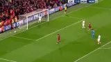 Gól v utkání Liverpool - AS Řím: Salah - 2:0 (45. min.)