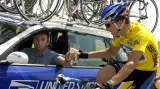 Johan Bruyneel slaví s Arsmtrongem na Tour 2002