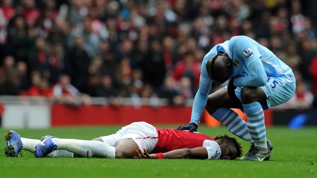 Balotelli se omlouvá Alexi Songovi