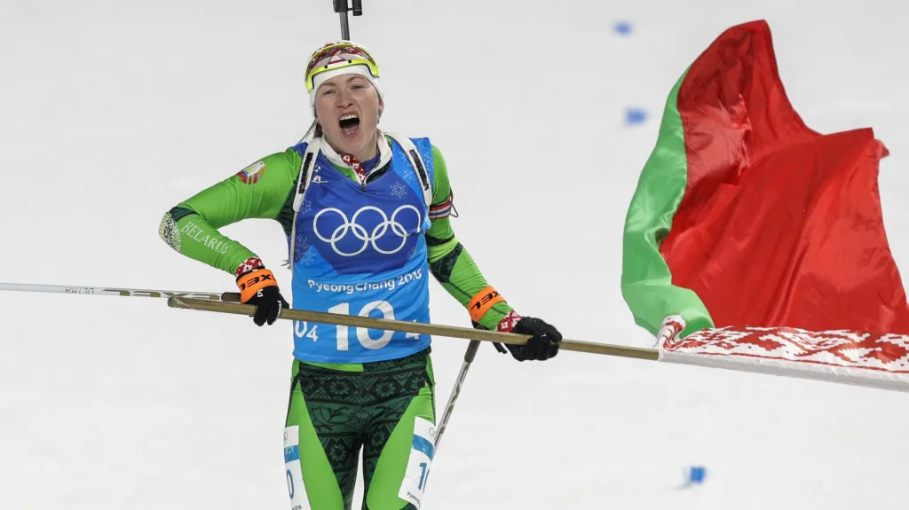 Darja Domračevová slaví zlato ve štafetě