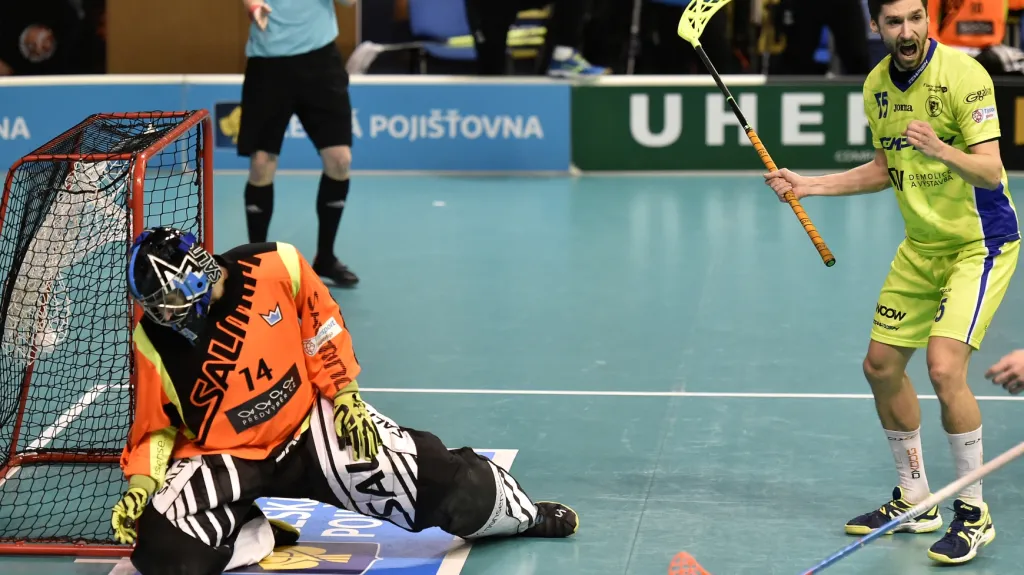 Jakub Hubálek (vpravo) se raduje z gólu proti Mladé Boleslavi