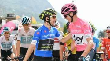 Simon Yates spolu s Chrisem Froomem na startu 20. etapy Giro d'Italia