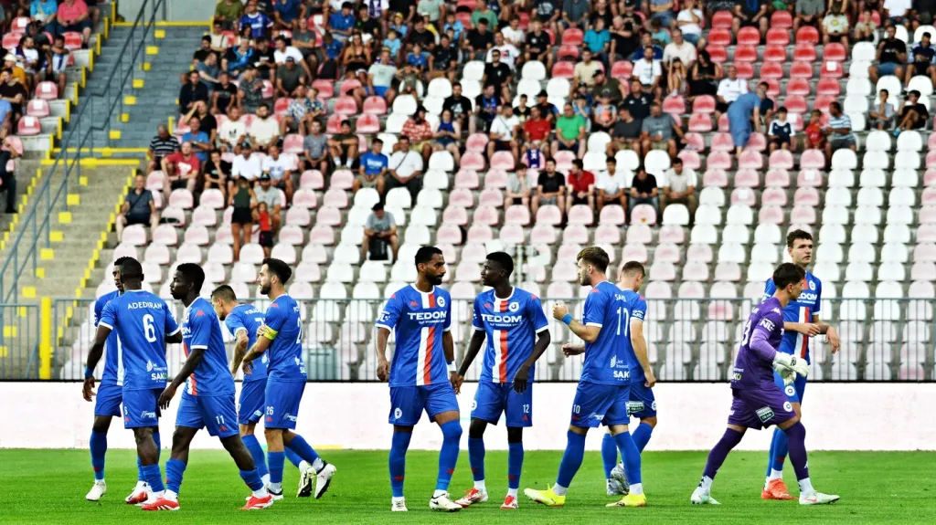 Fotbalisté Artisu Brno na městském stadionu na Srbské