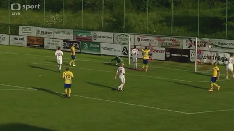 Fotbalová národní liga má jen 15 účastníků