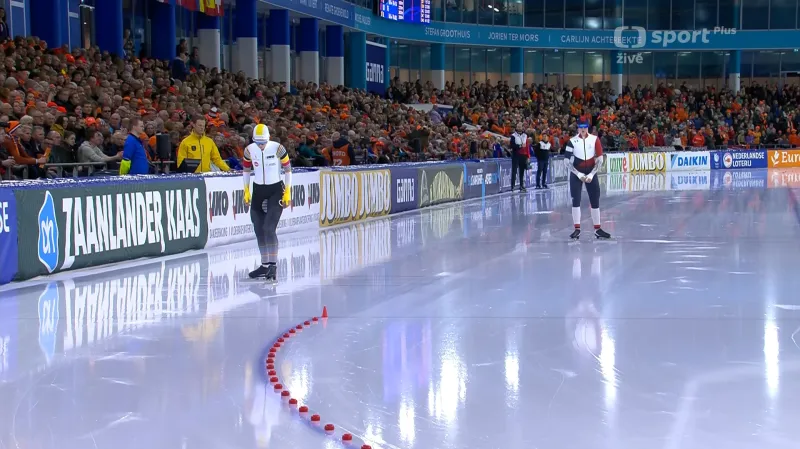 Jízda Kuršové v závodě na 3000 metrů