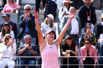 Mirra Andrejevová slaví na Roland Garros premiérový grandslamový titul