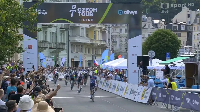 Finiš první etapy Czech Tour