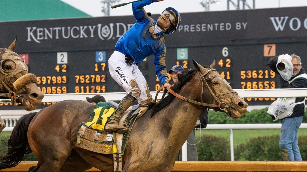 Junior Alvarado vítězí v Kentucky Derby