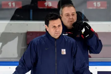 Trenér Vladimír Růžička (vlevo) s asistentem Ondřejem Weissmannem