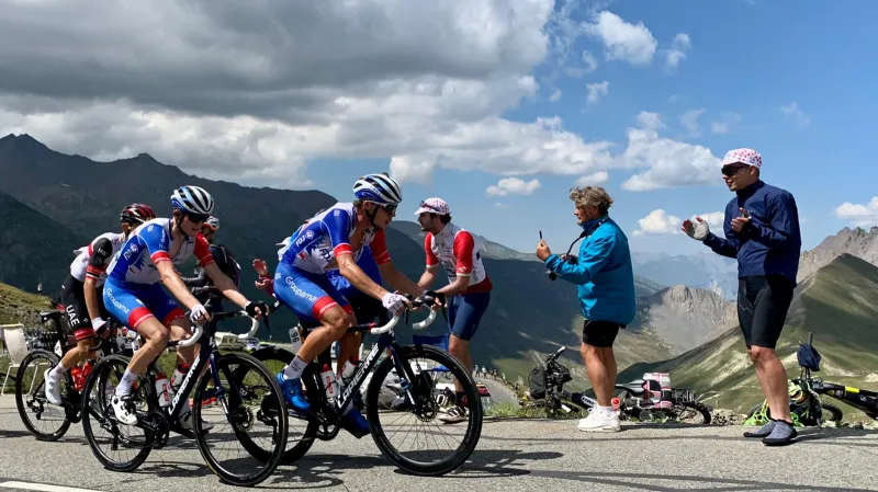 David Gaudu a Valentin Madouas pod vrcholem Galibieru