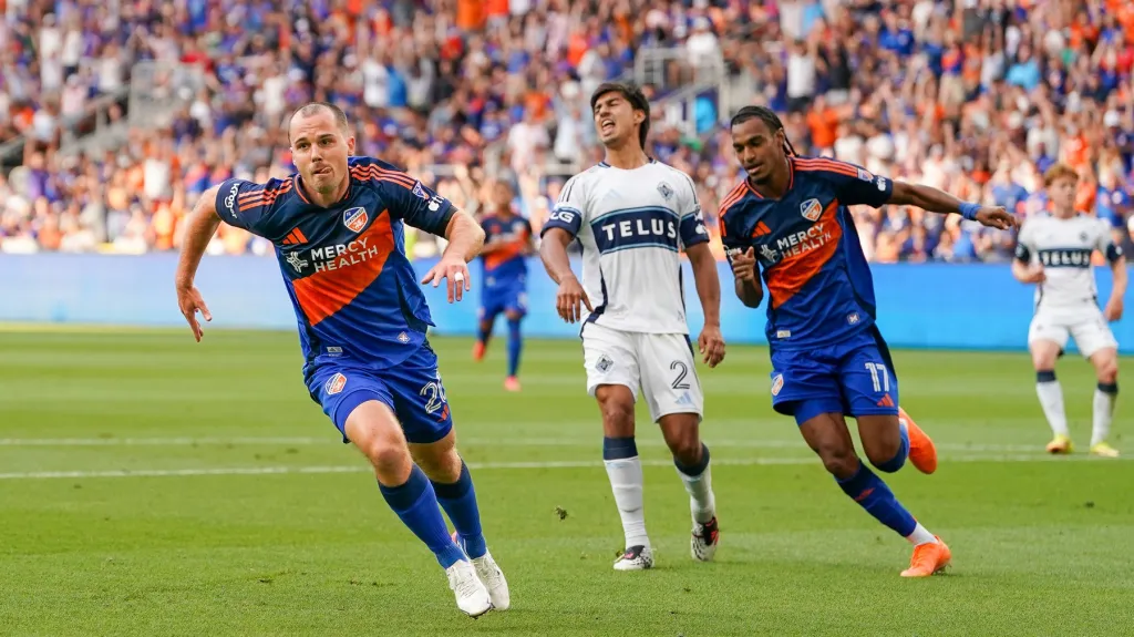 Pavel Bucha po vstřelené brance za Cincinnati