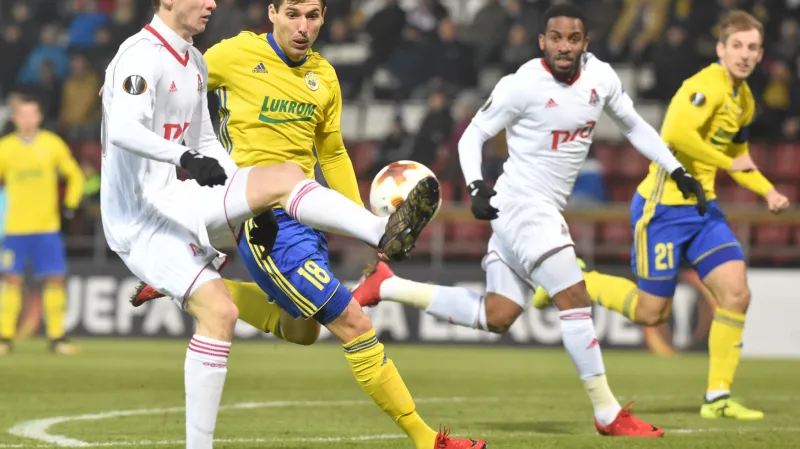 Zoran Gajič ze Zlína sleduje Alexeje Mirančuka