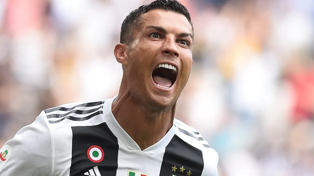 Cristiano Ronaldo se raduje z branky v dresu Juventusu