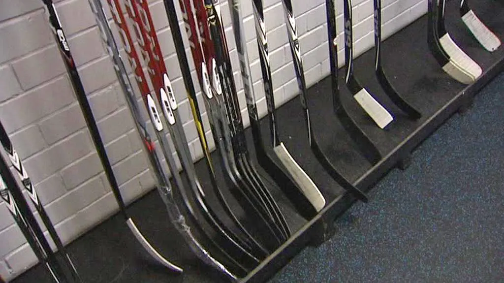 Výstroj hráčů Lokomotivu Jaroslavl osiřela