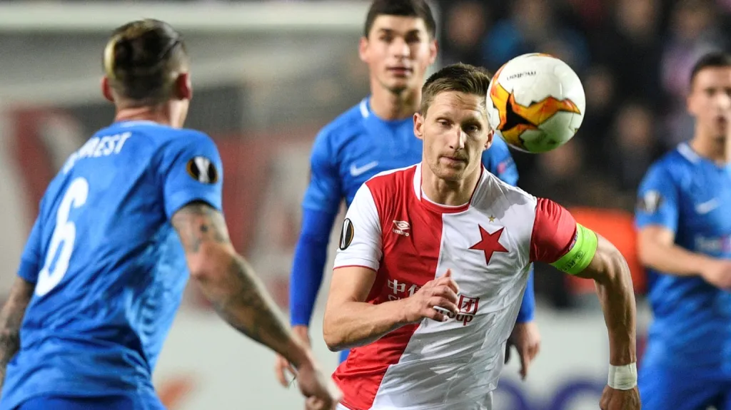 Milan Škoda ze Slavie v utkání s Genkem