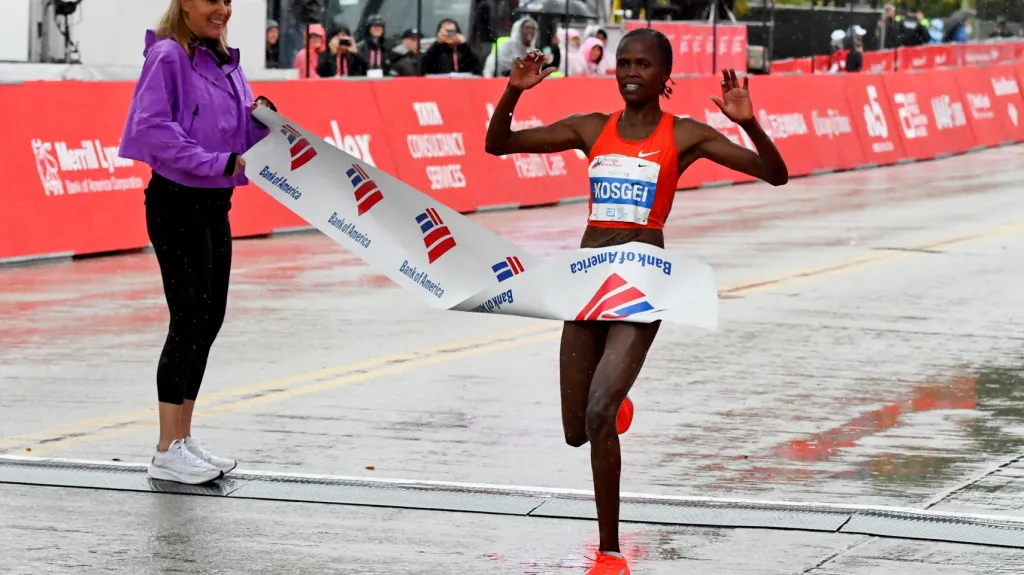 Kosgeiová při loňské výhře v Chicagu