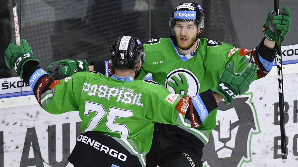 Jakub Kotala slaví gól s Tomáš Pospíšilem