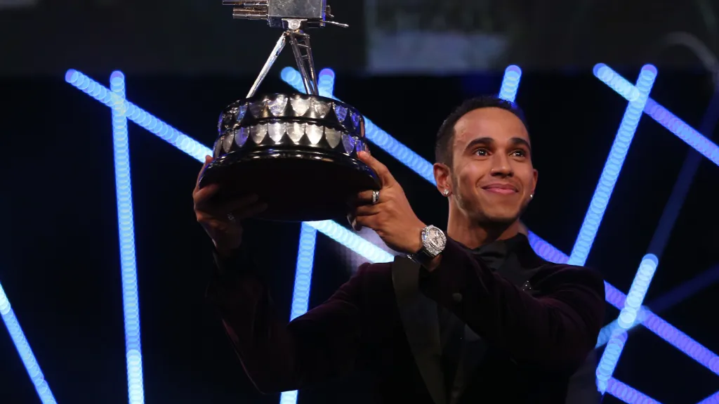 Hamilton s cenou pro sportovní osobnost roku, kterou získal i v letech 2014 a 2017