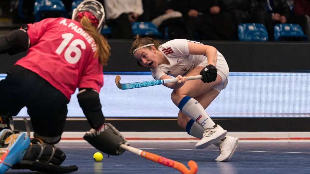 Pozemní hokejistka Natálie Hájková v utkání s Ukrajinou