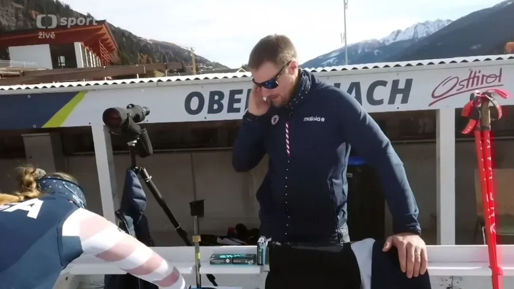 Bývalý střelec Emmons pomáhá na střelnici americkým biatlonistům