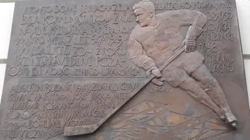 Hokejové legendy uctily památku reprezentantů, které v roce 1950 zatkla StB