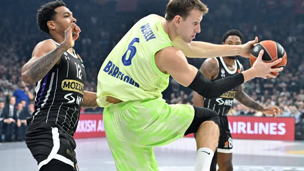 Jan Veselý v utkání s Partizanem Bělehrad