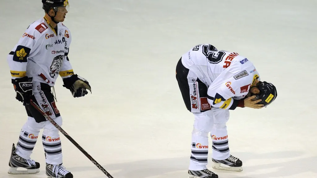 Zraněný Petr Nedvěd