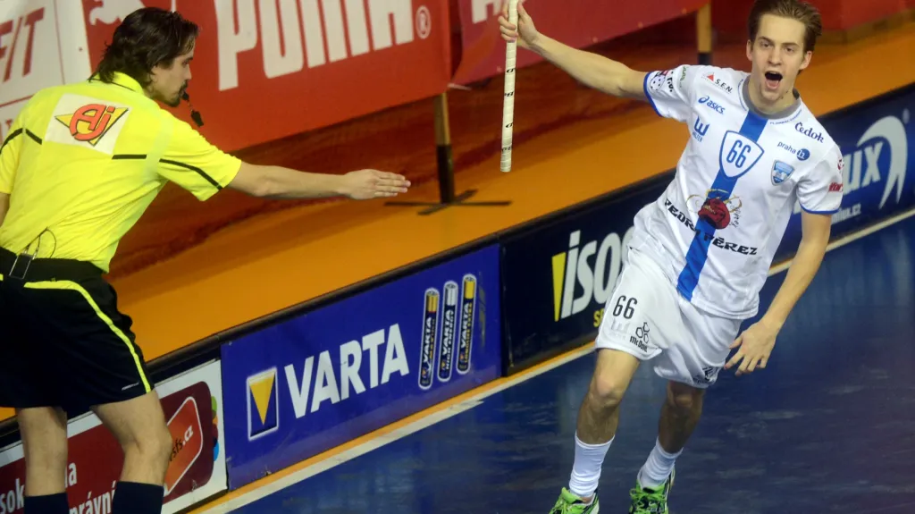 Slavící Patrik Dóža