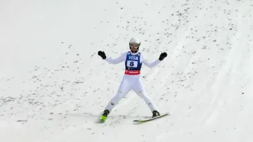 Skoky Romana Koudelky v obou kolech na velkém můstku ve Wisle