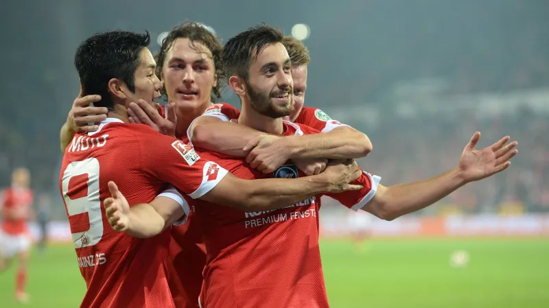 Slavící fotbalisté Mohuče