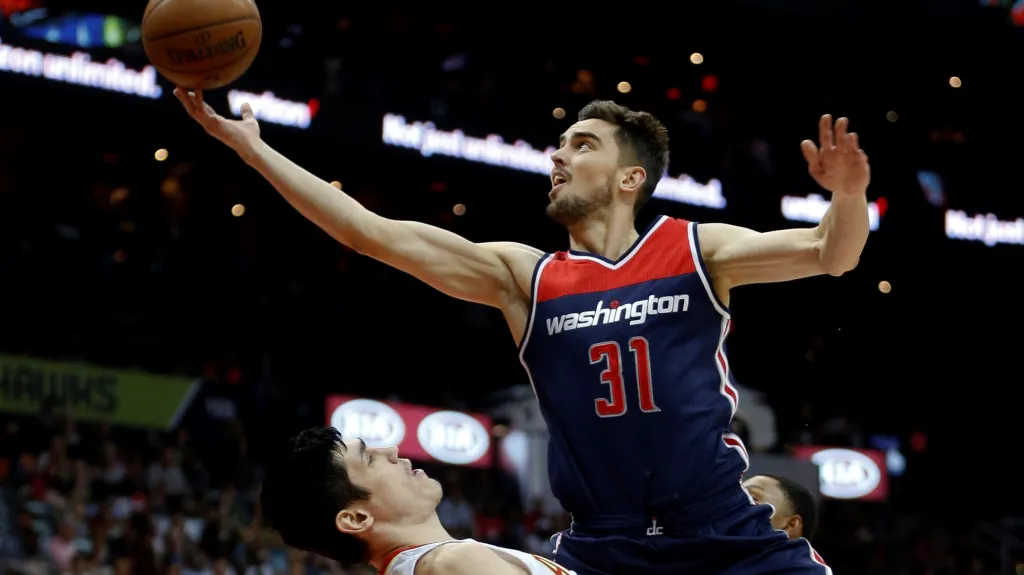 Tomáš Satoranský v utkání proti Atlantě