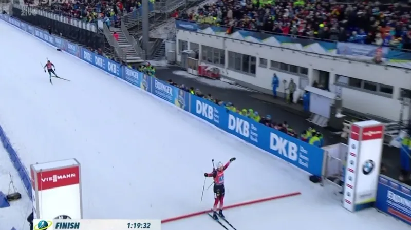 Sestřih štafety biatlonistů v Oberhofu