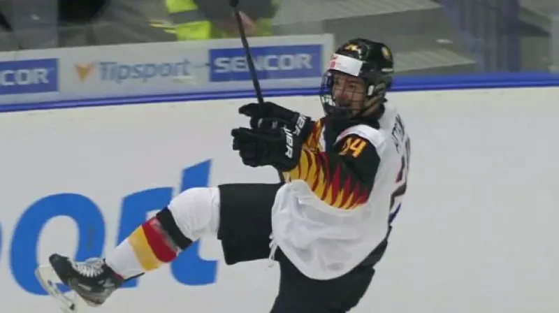 Gól v utkání Česko - Německo: Peterka – 0:2 (8. min.)