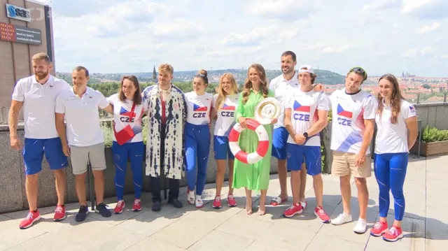 Krejčíková dostala od kanoistů záchranný kruh