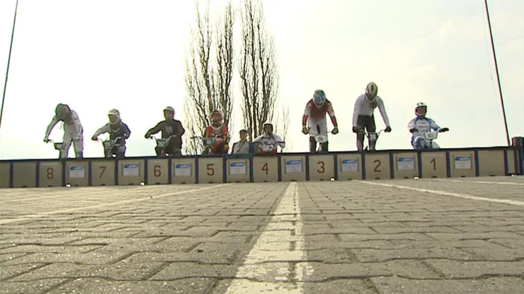 Finálová jízda pardubického bikrosového klání