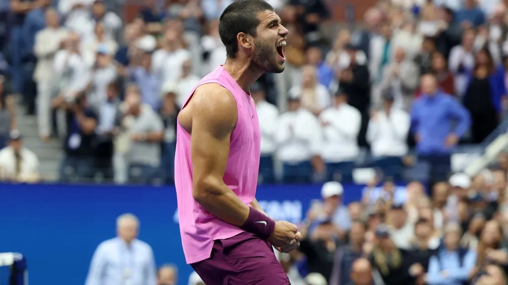 Carlos Alacaraz se raduje z výhry ve finále US Open