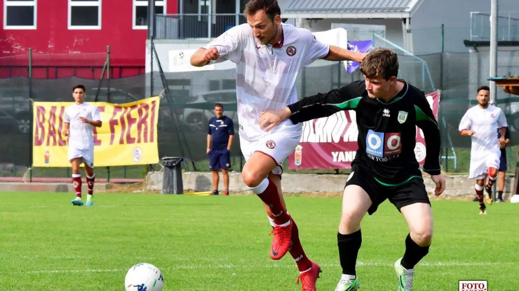 Libor Kozák v dresu Livorna v přípravném utkání