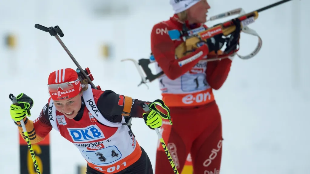 Finišmanka německé štafety Laura Dahlmeierová