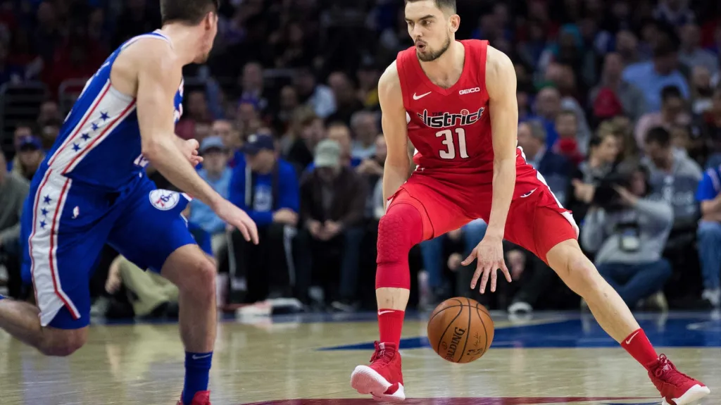 Tomáš Satoranský v utkání s Philadelphií