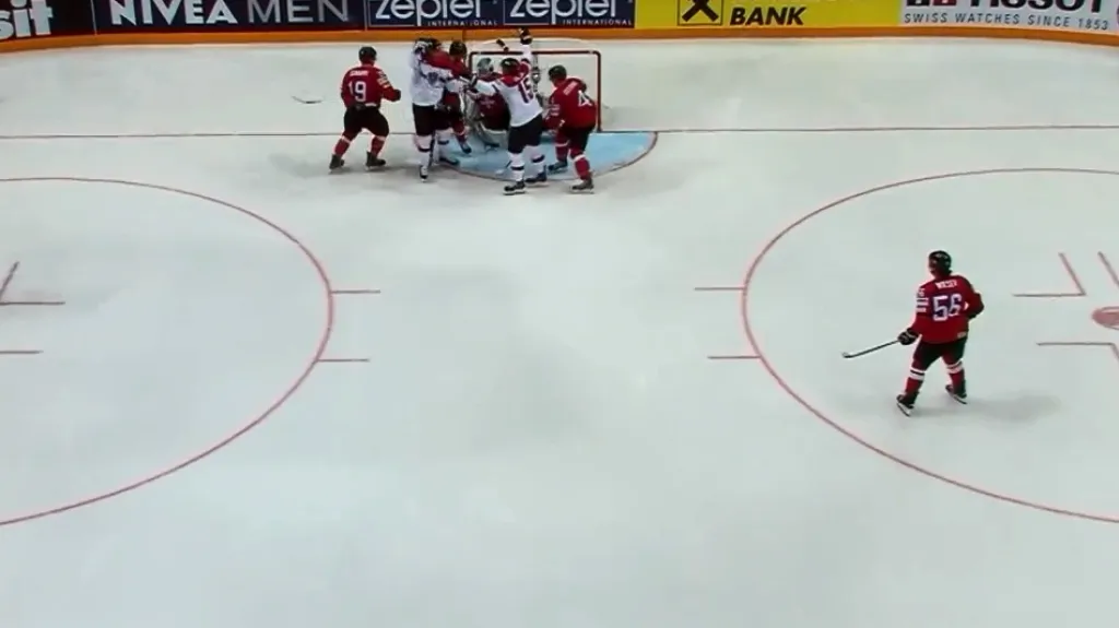 Gól v utkání Švýcarsko - Rakousko - Raffl - 1:1 (23. min.)