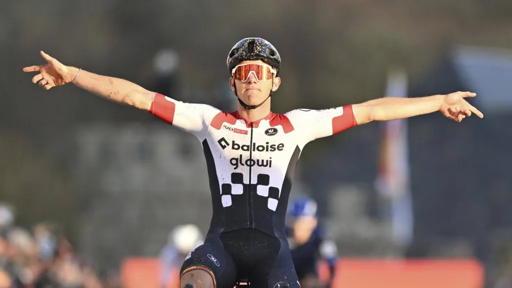 Thibau Nys vyhrál závod SP ve Flamanville