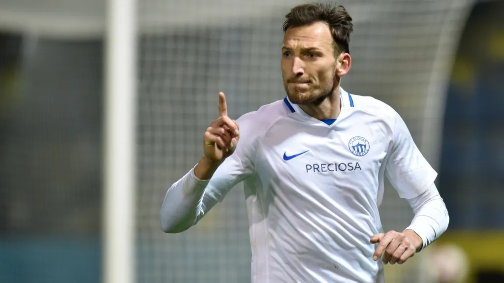 Libor Kozák z Liberce se raduje z gólu