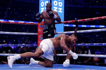 Daniel Dubois knokautuje Anthonyho Joshuu