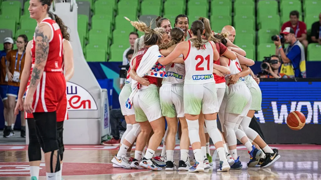 Maďarky se radují z výhry proti Češkám