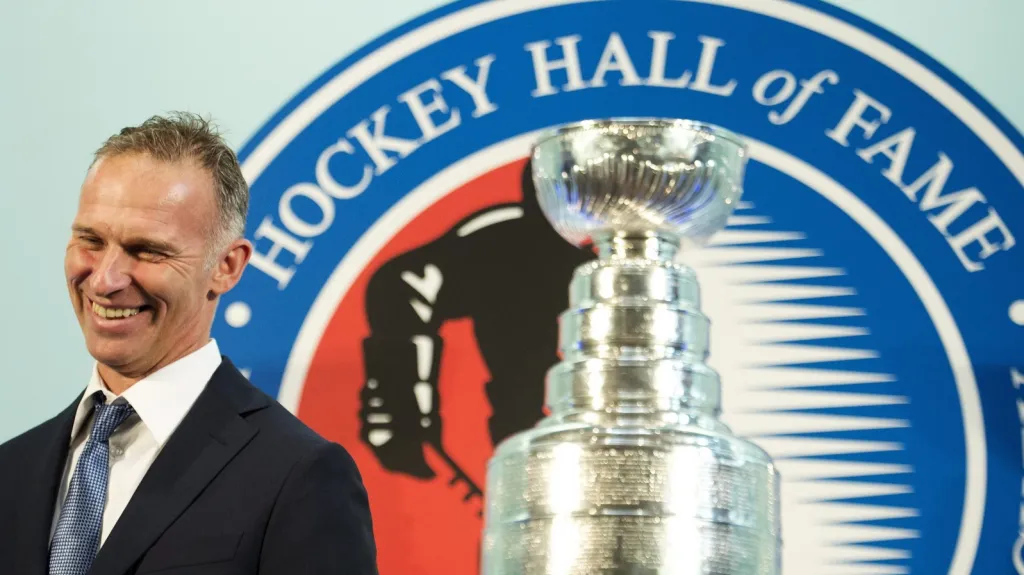 Dominik Hašek byl uveden do Síně slávy v Torontu